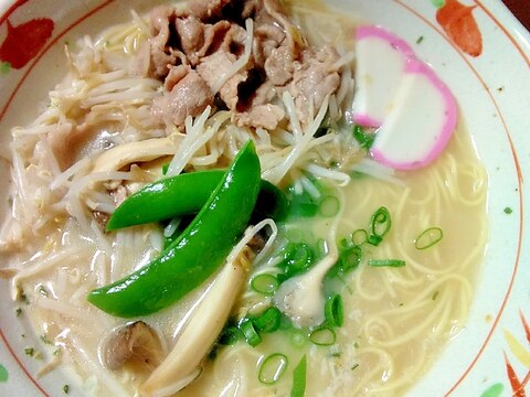 きのこたっぷり豚骨ラーメン